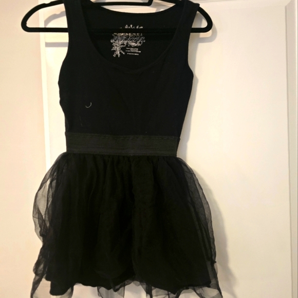 Cute dress - Picture 1 of 4